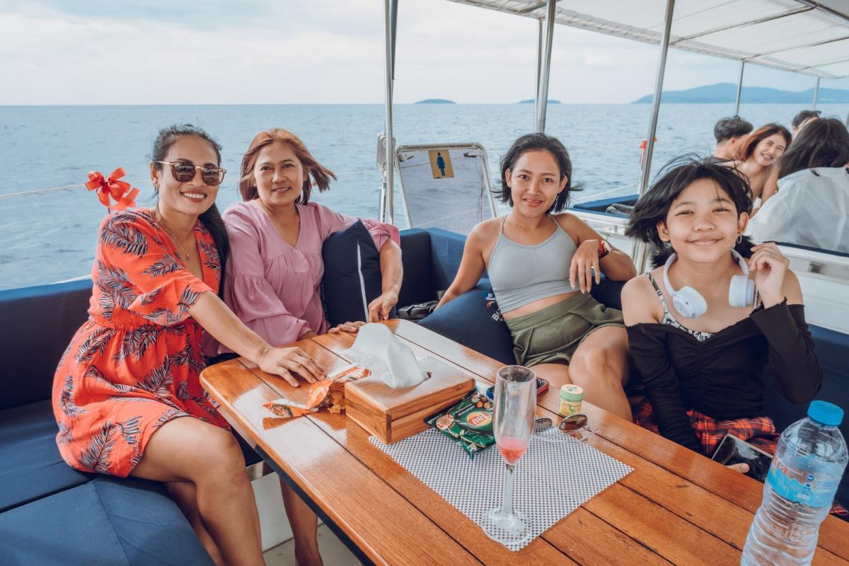 Party Catamaran 75ft