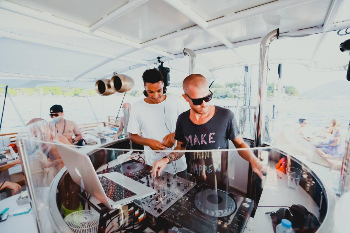 Party Catamaran 80ft