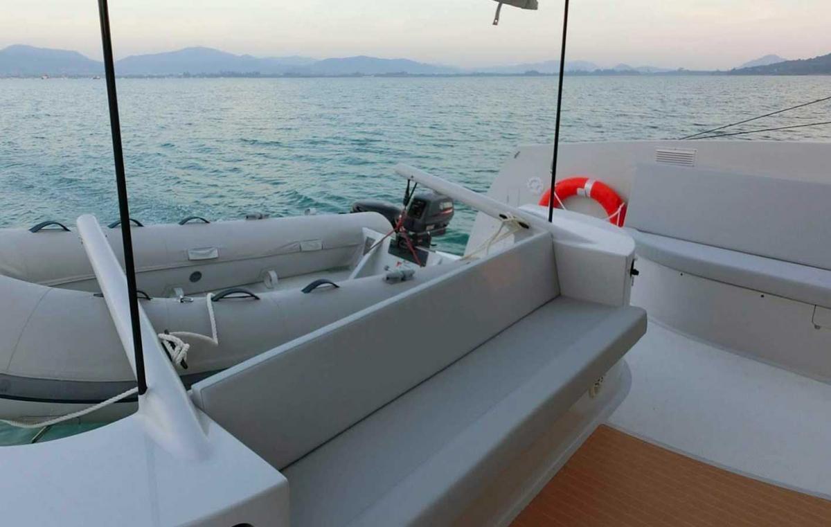 Power Catamaran 36ft