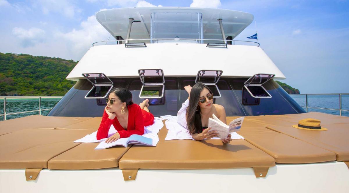 Power Catamaran 46ft