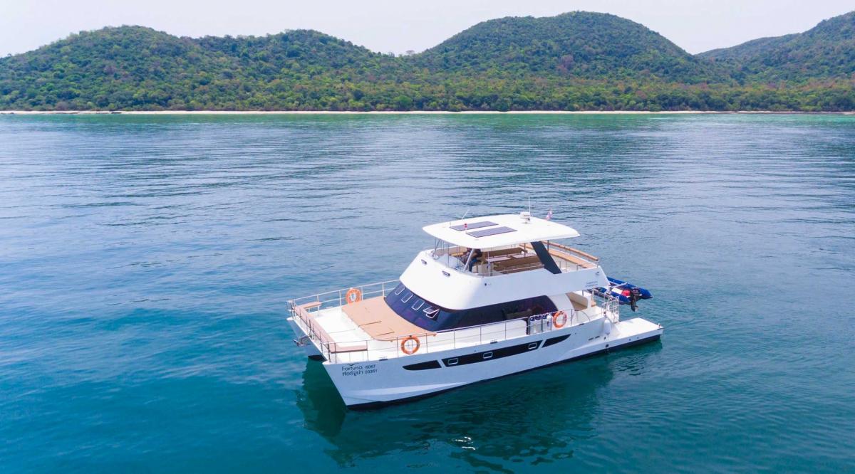 Power Catamaran 46ft