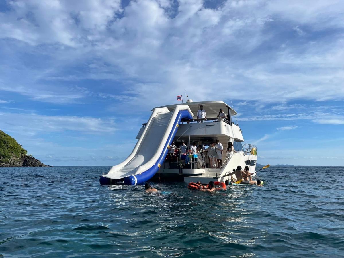 Power Catamaran 46ft