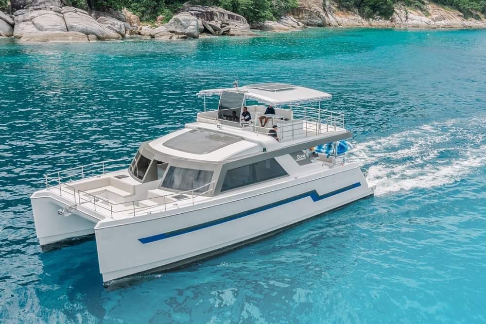 Power Catamaran 53ft