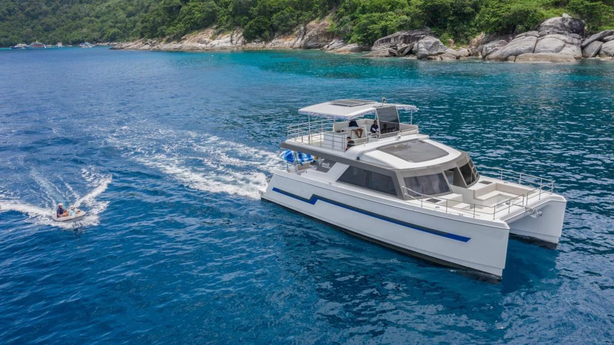 Power Catamaran 53ft