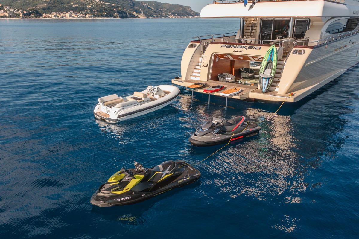 150ft Astondoa Yacht