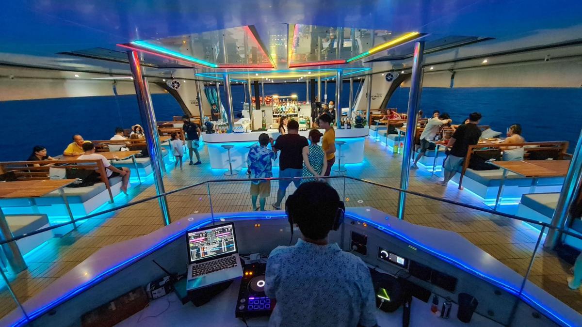 Party Catamaran 111ft