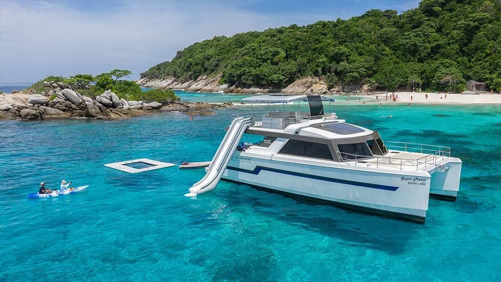 Power Catamaran 53ft