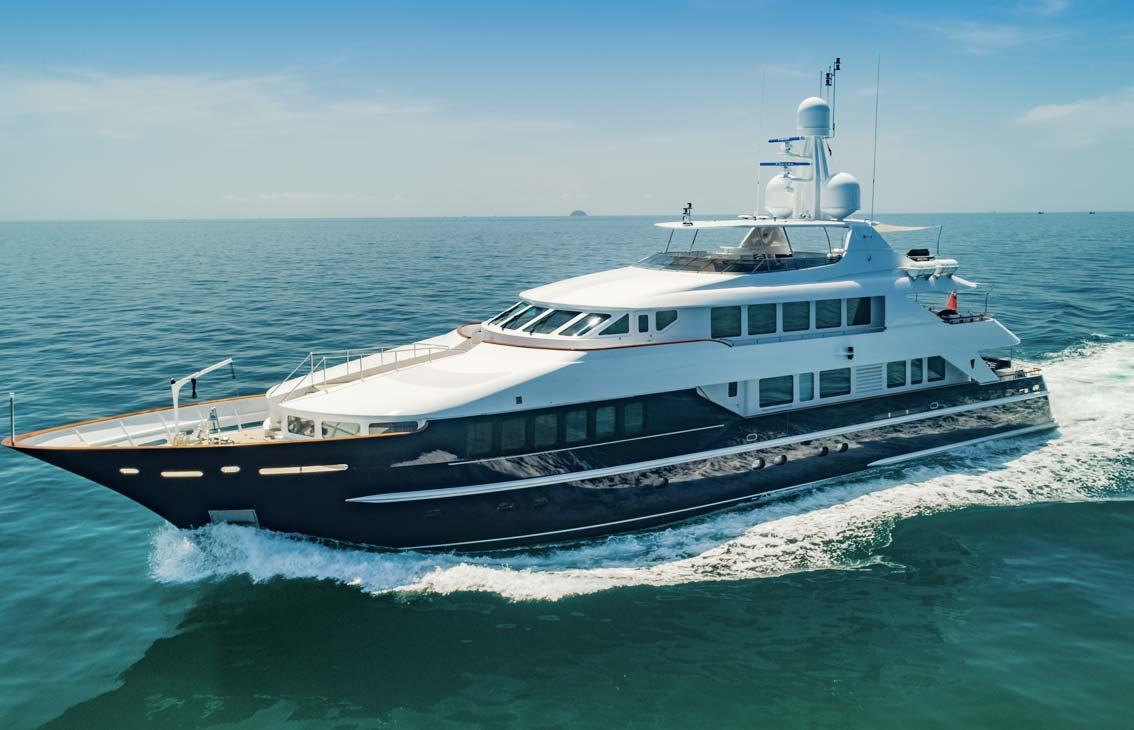 Heesen 129ft